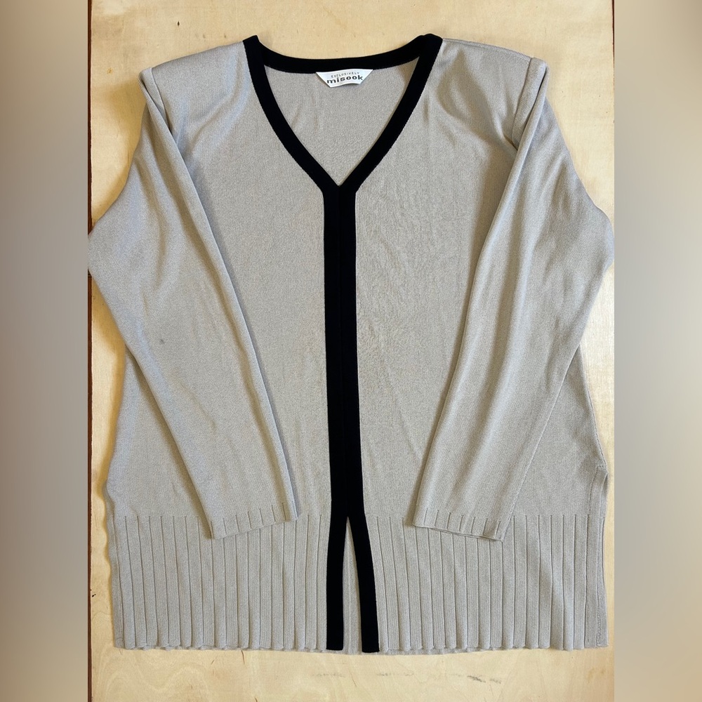 *Read* Exclusively Misook Women’s Sz M/L Cardigan Blouson Sweater Acrylic Beige